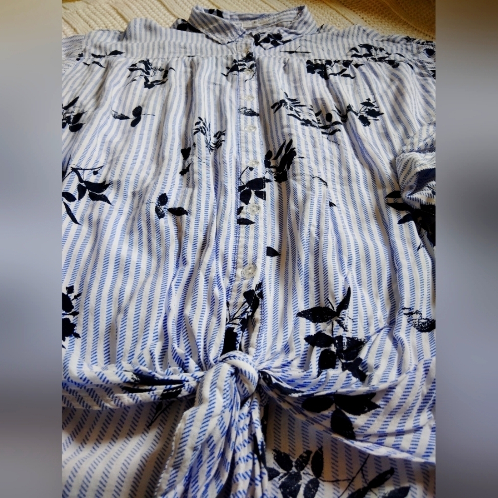 Maurices Blue and White Women's Shirt with Floral Accents!